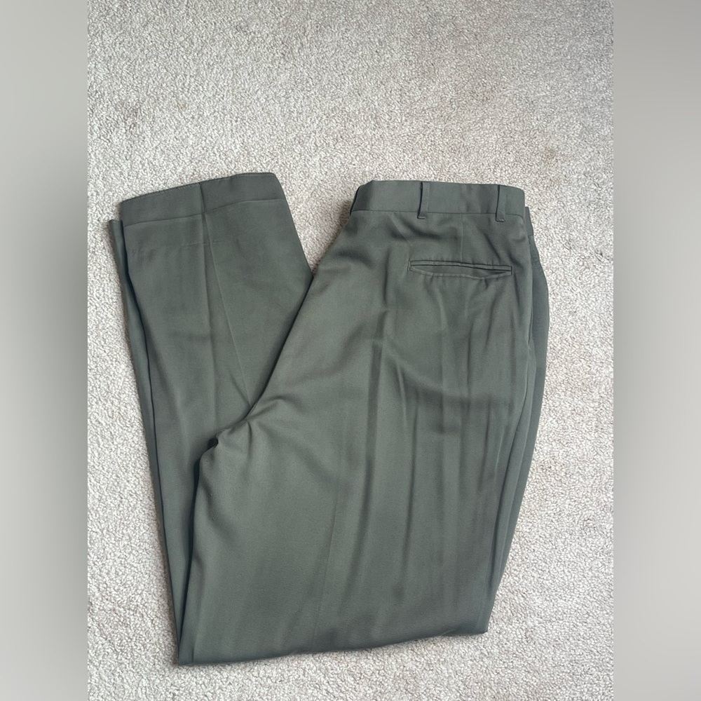 Green Dress Pants with Tailored Fit and Classic Crease
